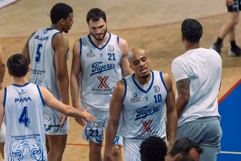 Une démonstation autoritaire de Salon-de-Provence pour s’échapper de la zone rouge