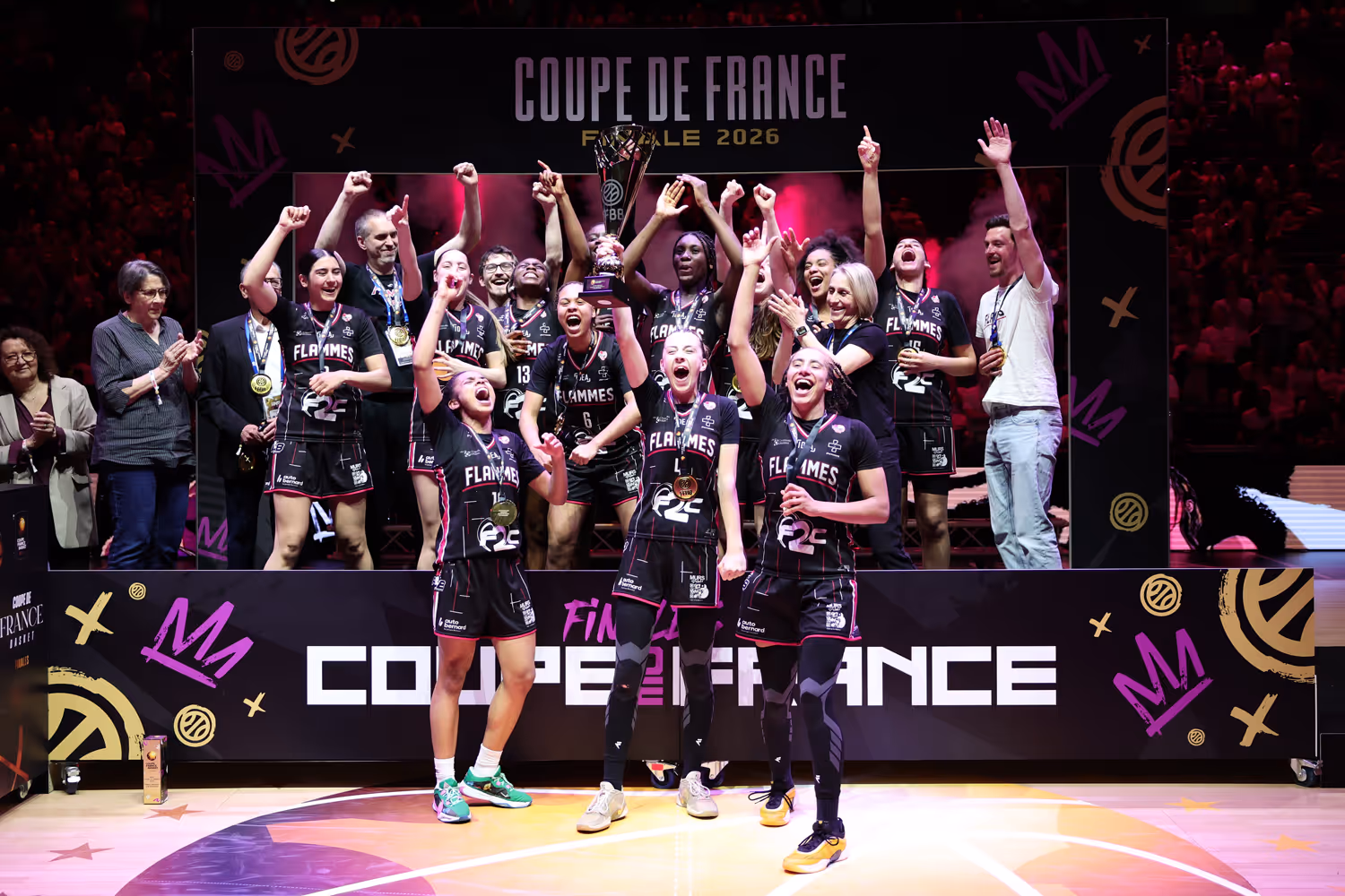 Les Flammes au sommet