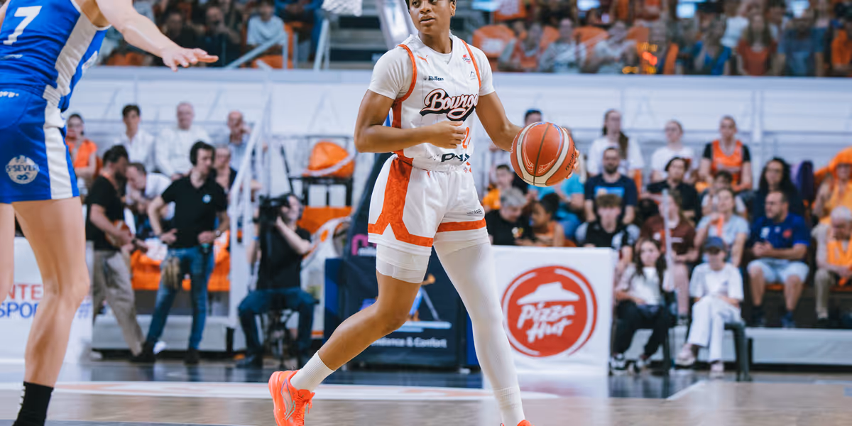 Bourges prend l'avantage